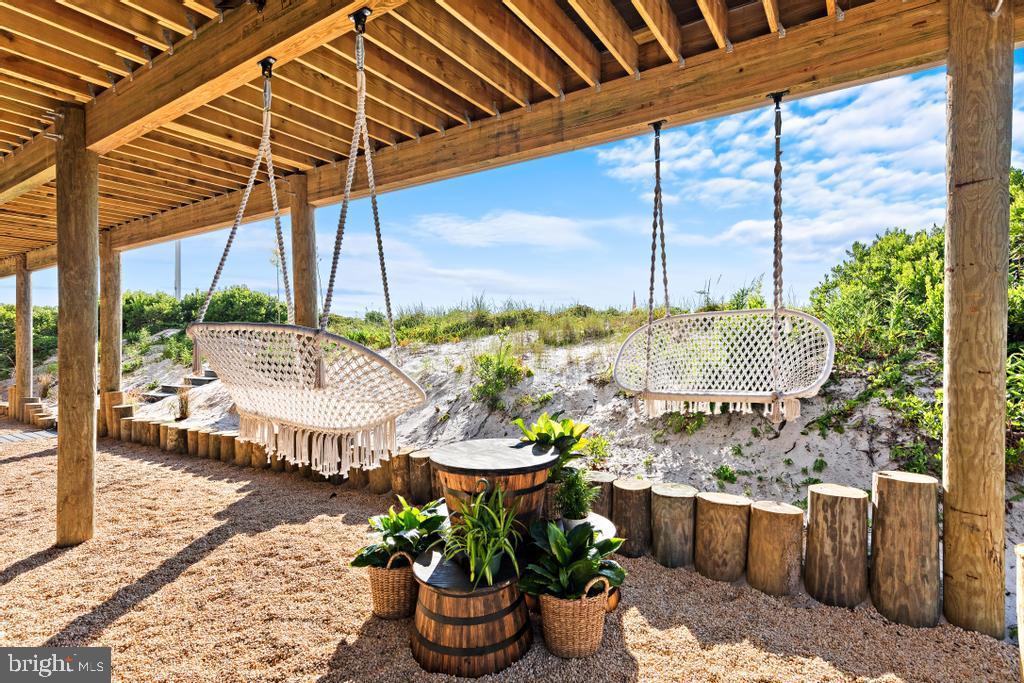 6715 OCEAN BOULEVARD