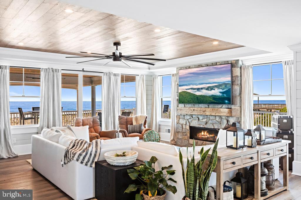 6715 OCEAN BOULEVARD