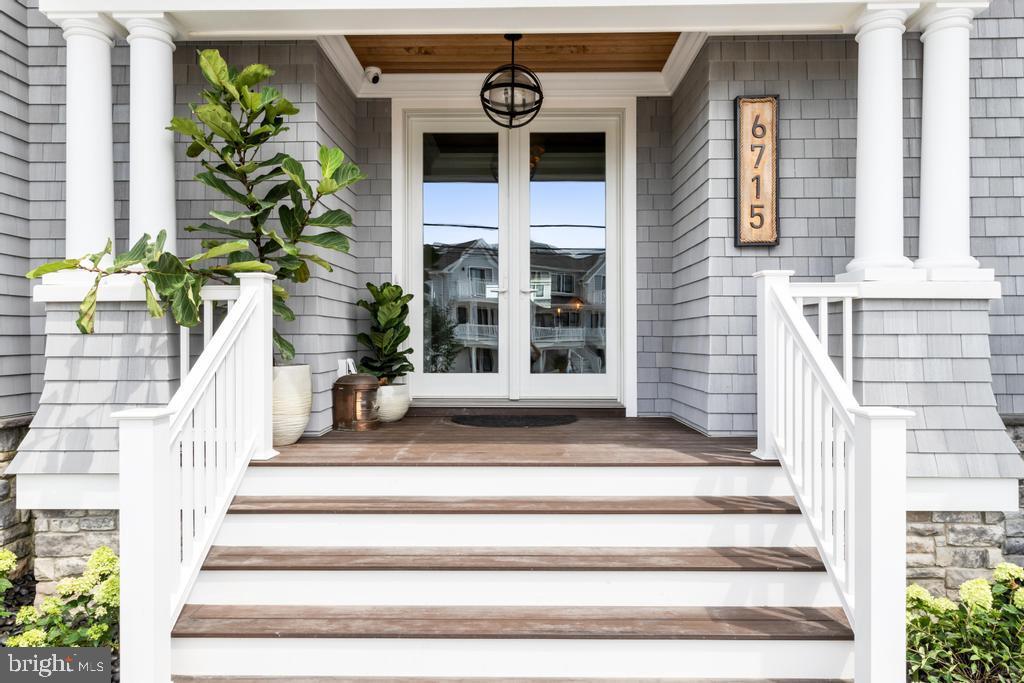 6715 OCEAN BOULEVARD