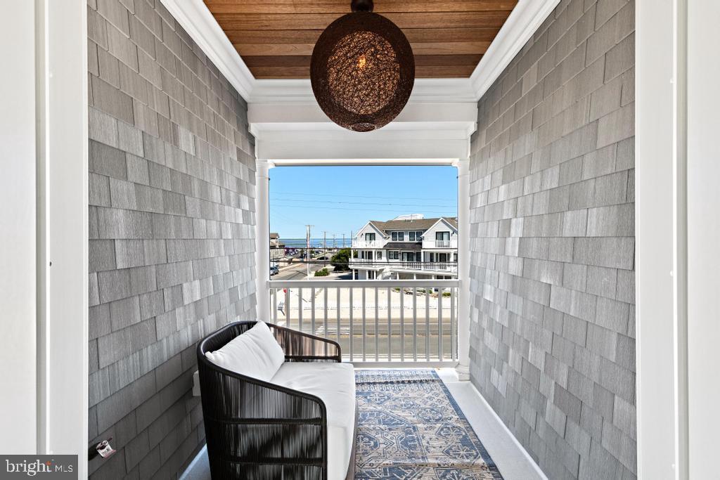 6715 OCEAN BOULEVARD