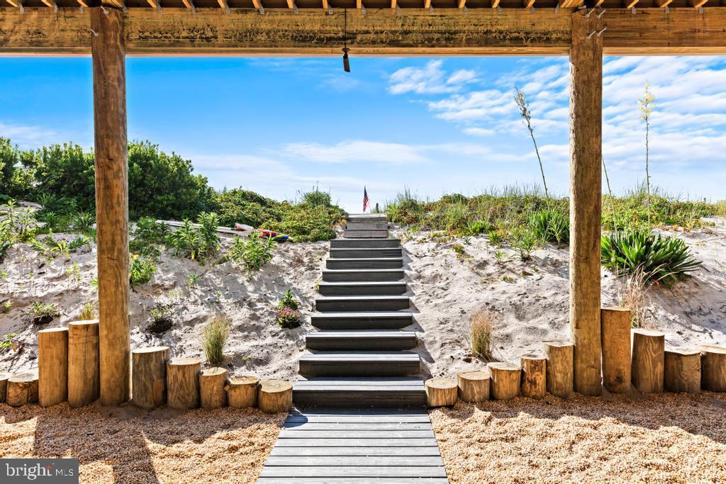 6715 OCEAN BOULEVARD