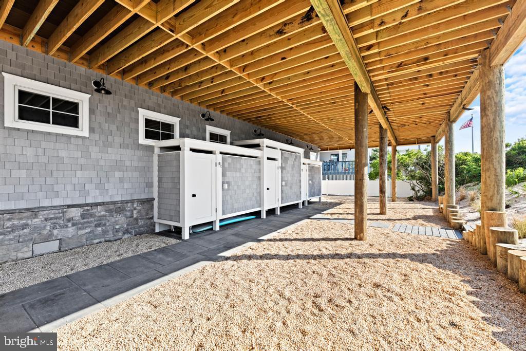 6715 OCEAN BOULEVARD