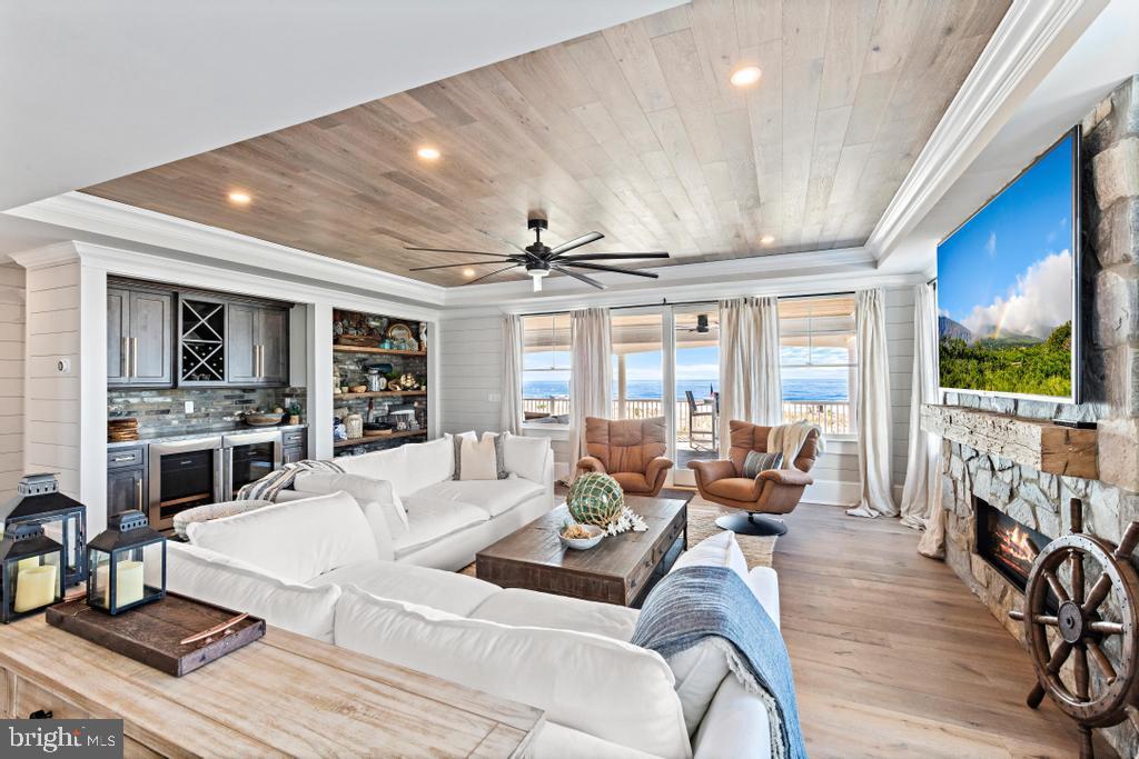 6715 OCEAN BOULEVARD