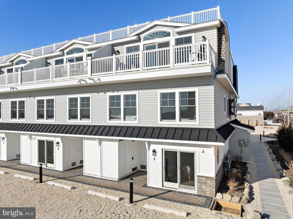 2600 LONG BEACH BOULEVARD 1