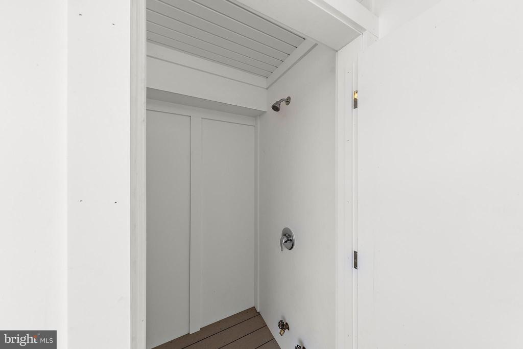 2600 LONG BEACH BOULEVARD 1