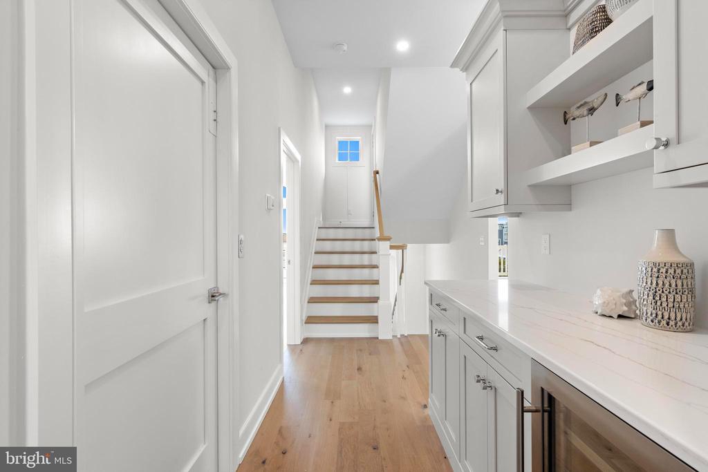 5 E DAYTON AVENUE