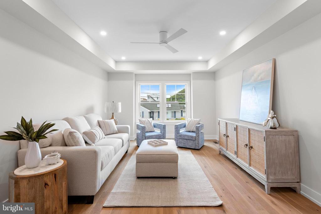 5 E DAYTON AVENUE
