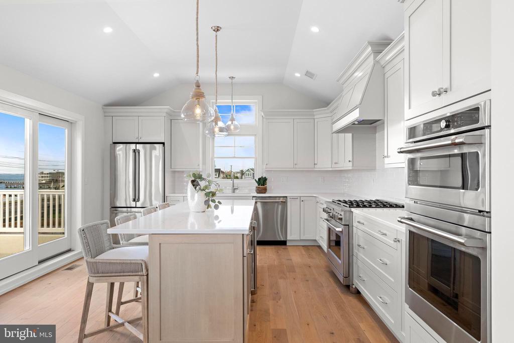 5 E DAYTON AVENUE