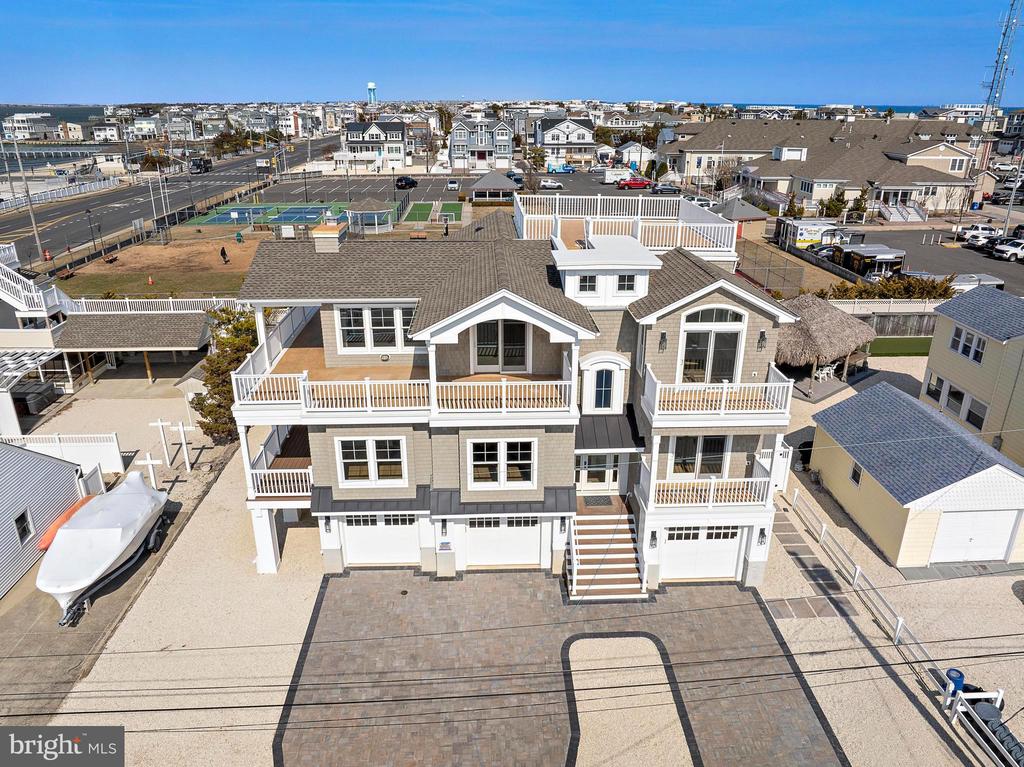 5 E DAYTON AVENUE
