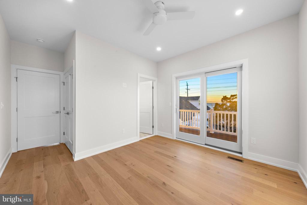 5 E DAYTON AVENUE
