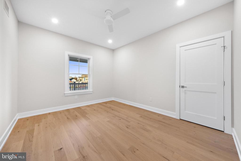 5 E DAYTON AVENUE