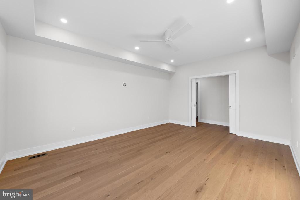 5 E DAYTON AVENUE