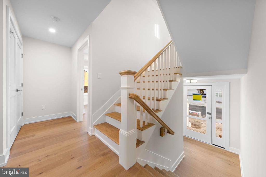 5 E DAYTON AVENUE