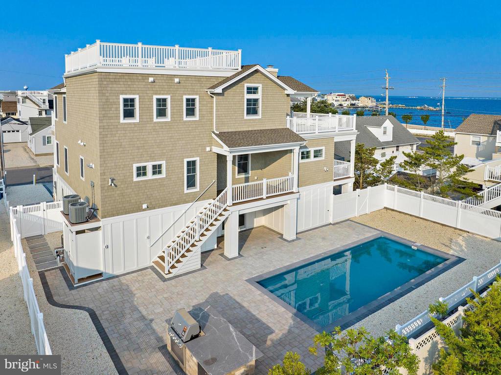 5 E DAYTON AVENUE