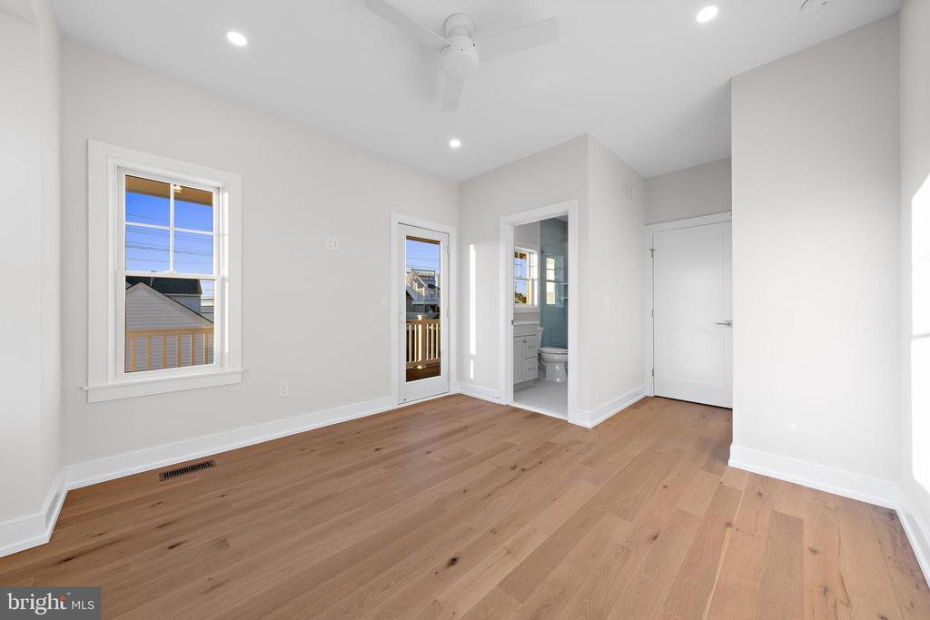 5 E DAYTON AVENUE