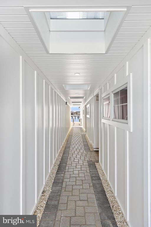 2600 LONG BEACH BOULEVARD 18