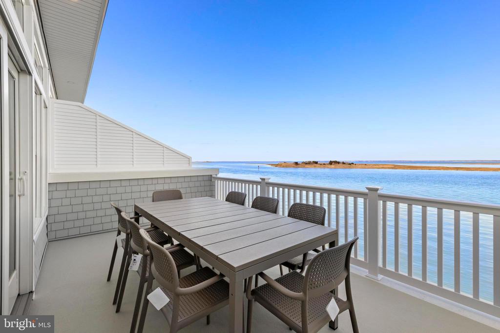 2600 LONG BEACH BOULEVARD 18