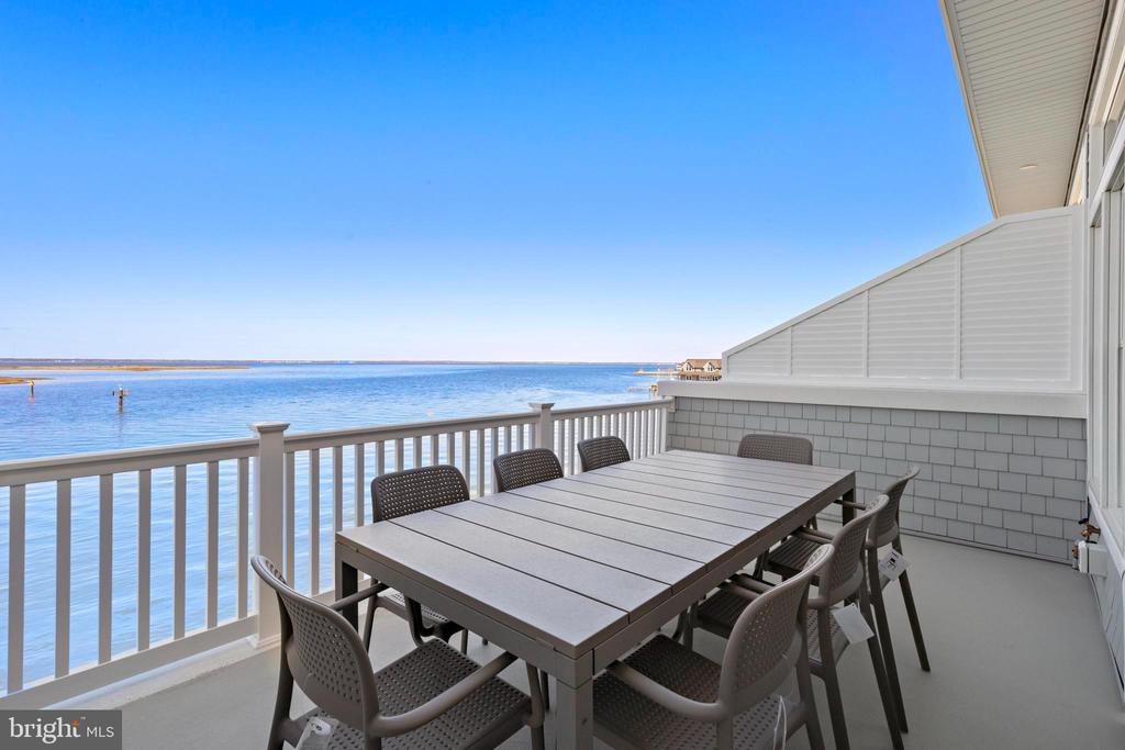 2600 LONG BEACH BOULEVARD 18