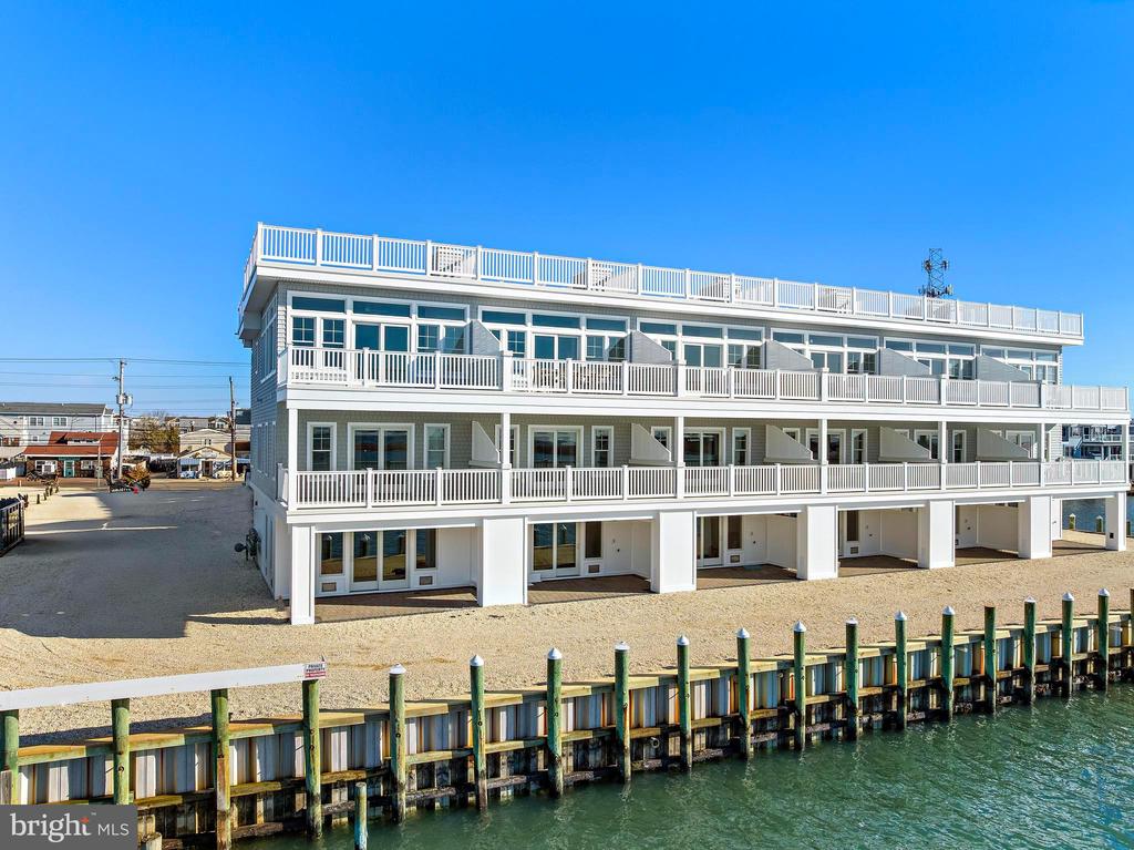 2600 LONG BEACH BOULEVARD 18