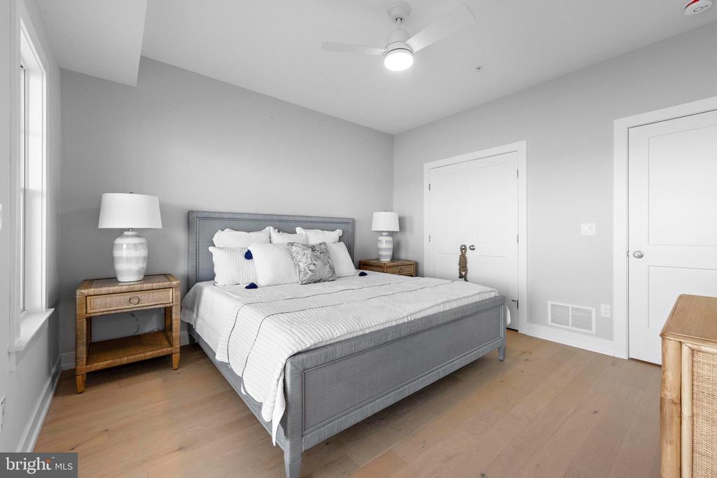 2600 LONG BEACH BOULEVARD 15