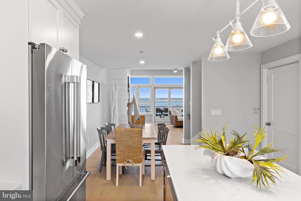 2600 LONG BEACH BOULEVARD 15