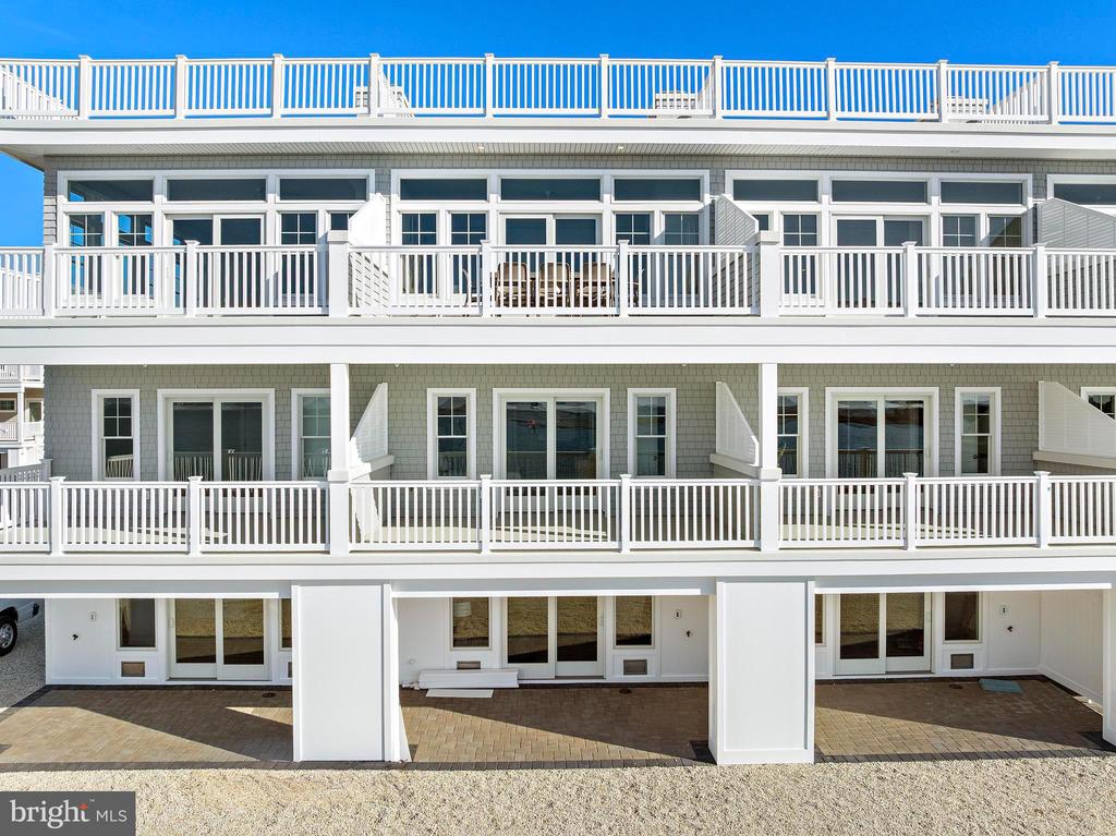 2600 LONG BEACH BOULEVARD 15