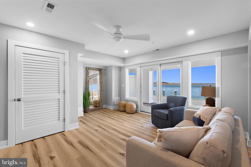 2600 LONG BEACH BOULEVARD 15