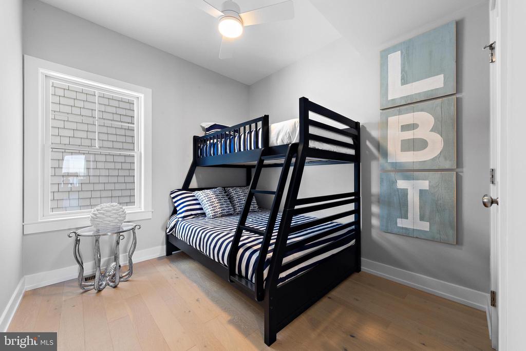 2600 LONG BEACH BOULEVARD 15