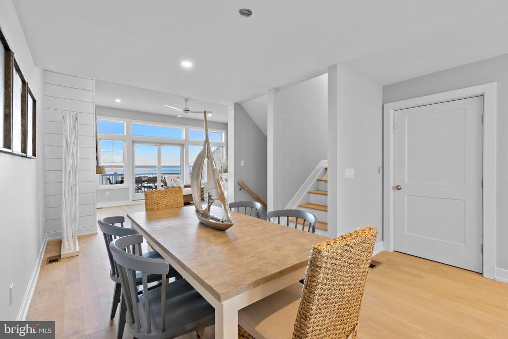 2600 LONG BEACH BOULEVARD 16