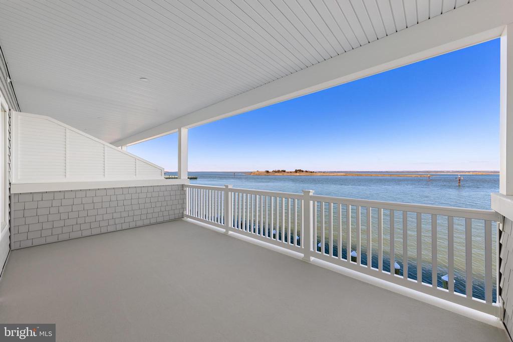 2600 LONG BEACH BOULEVARD 16
