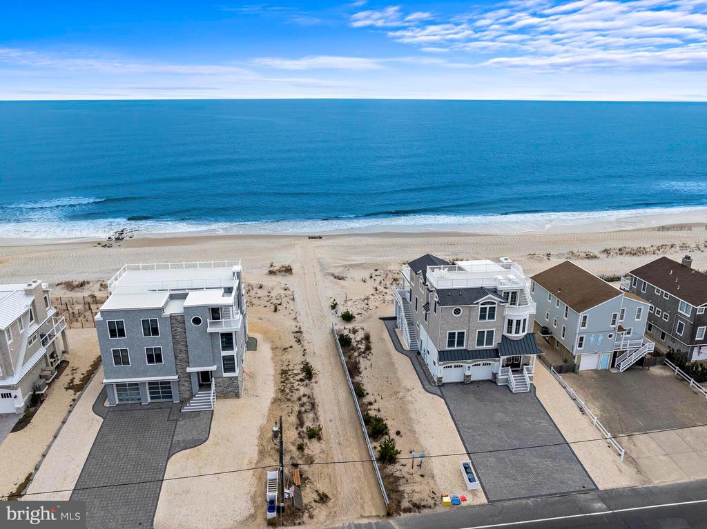 7 W JACQUELINE AVENUE