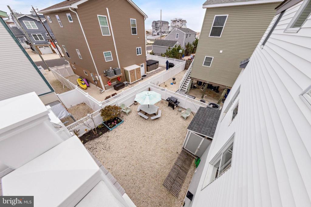 7 W JACQUELINE AVENUE