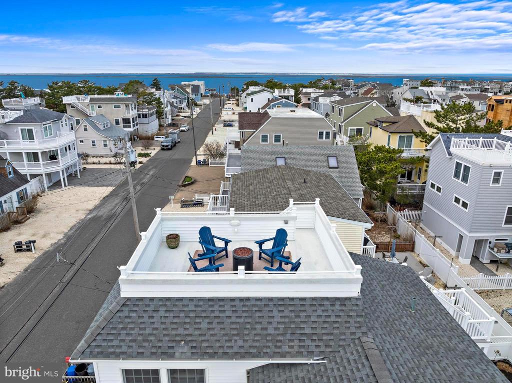 7 W JACQUELINE AVENUE