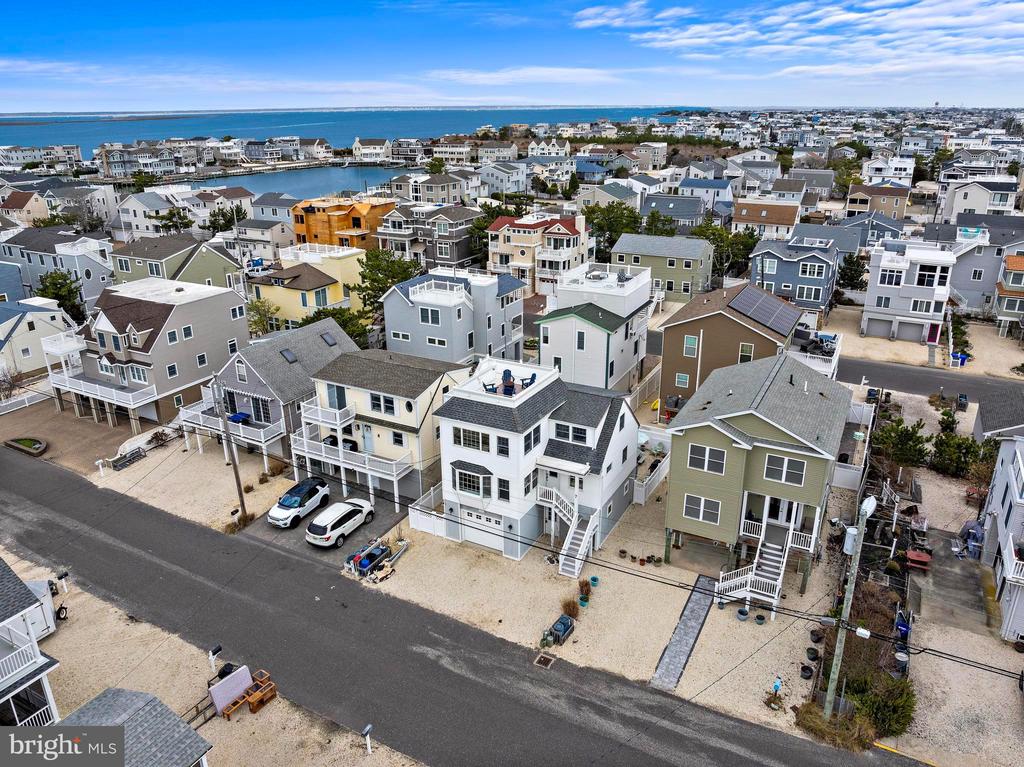 7 W JACQUELINE AVENUE
