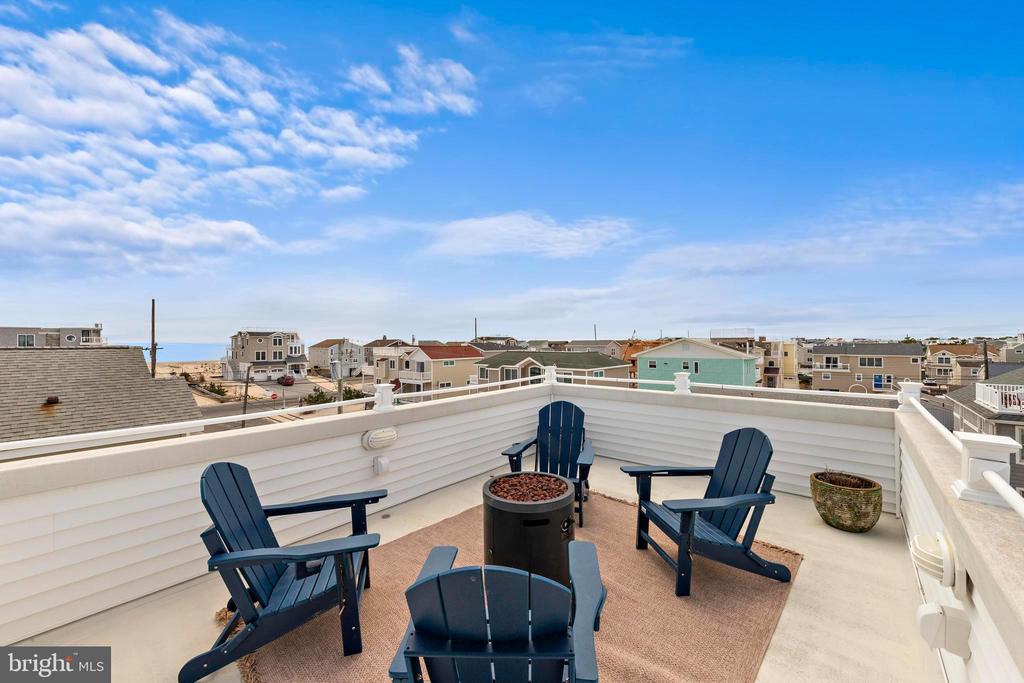 7 W JACQUELINE AVENUE