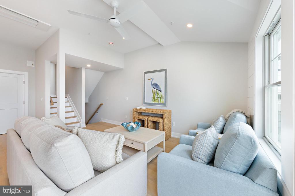 2600 LONG BEACH BOULEVARD 4