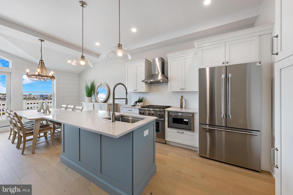 2600 LONG BEACH BOULEVARD 4