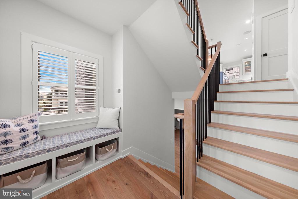 15 W HARDING AVENUE