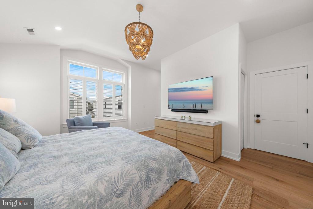 15 W HARDING AVENUE