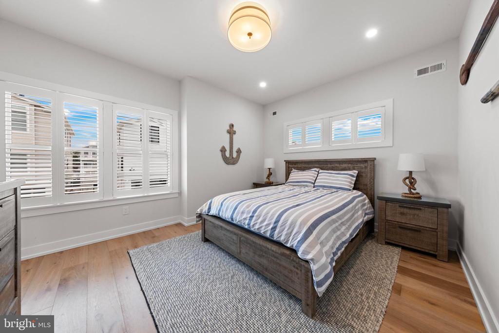 15 W HARDING AVENUE