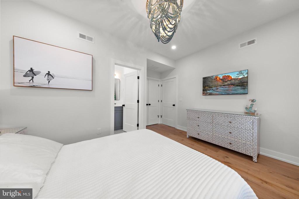 15 W HARDING AVENUE