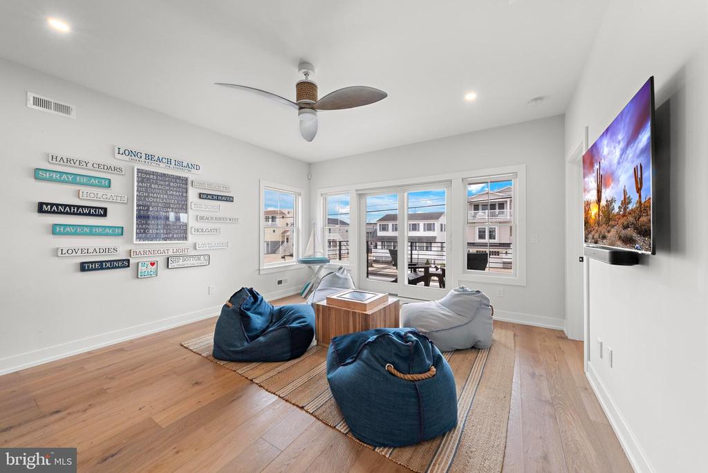 15 W HARDING AVENUE