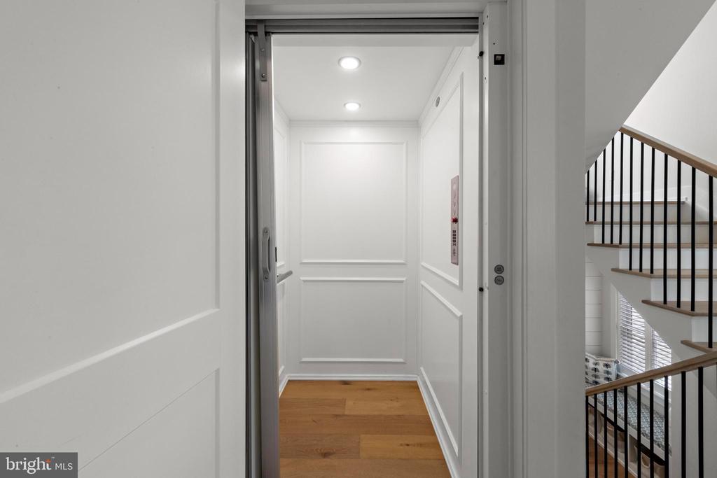 15 W HARDING AVENUE