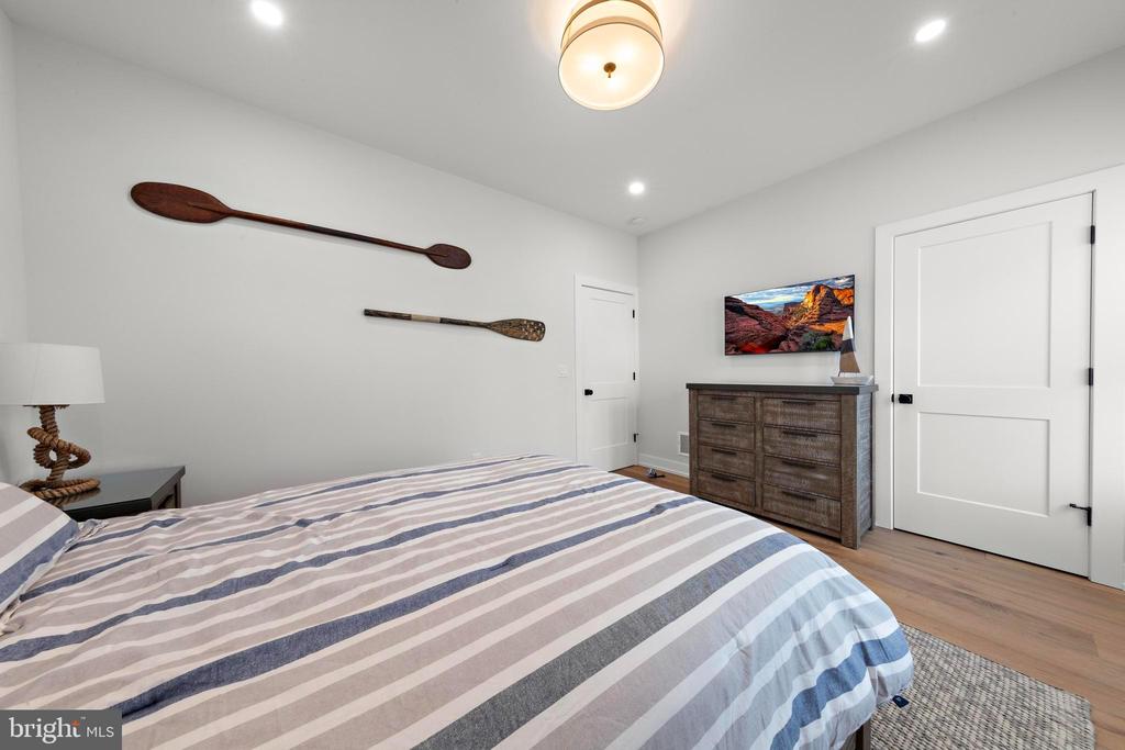 15 W HARDING AVENUE