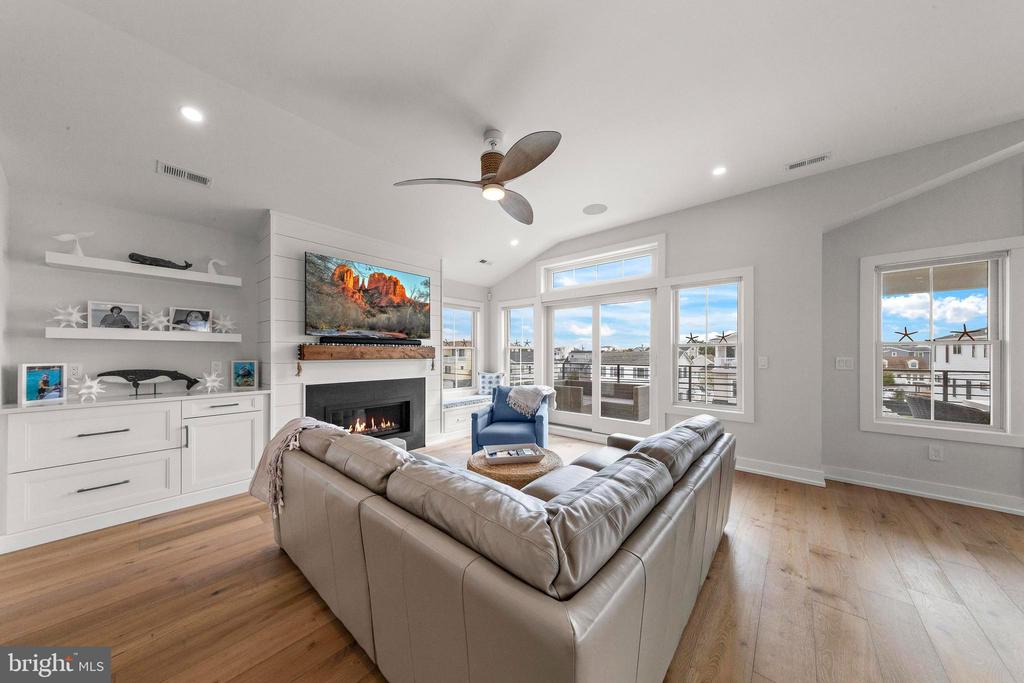 15 W HARDING AVENUE