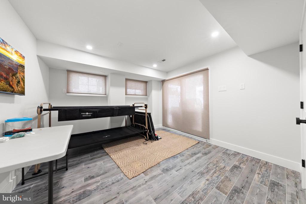 15 W HARDING AVENUE