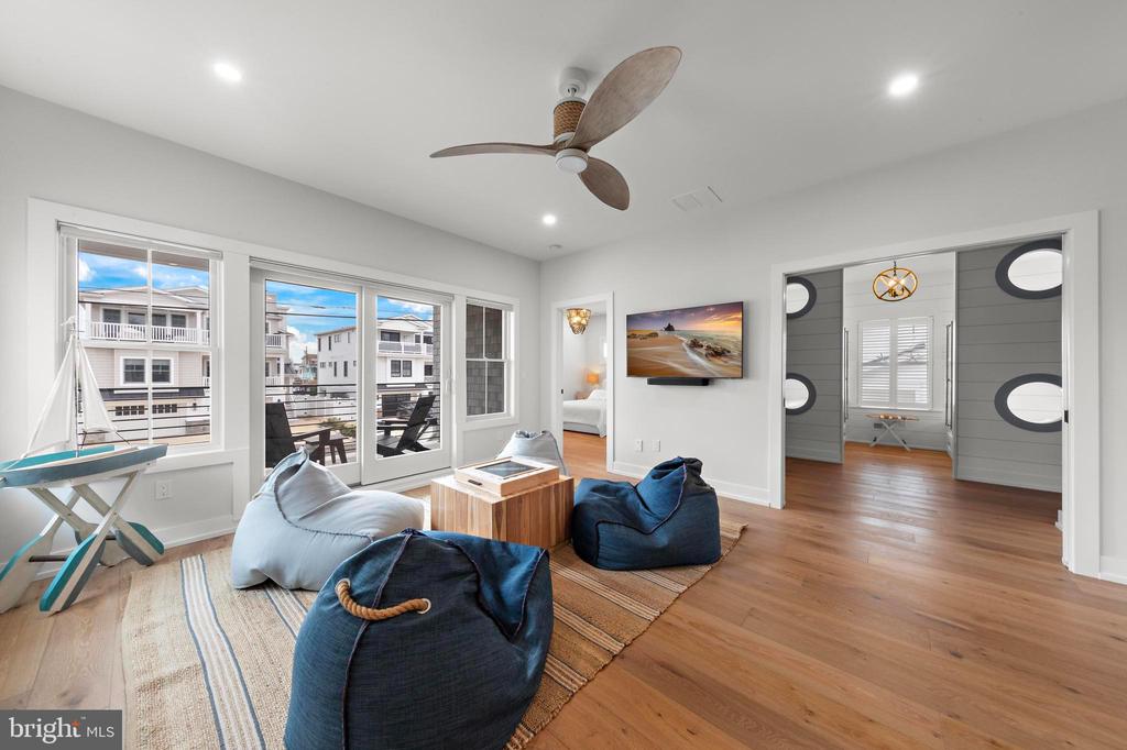 15 W HARDING AVENUE
