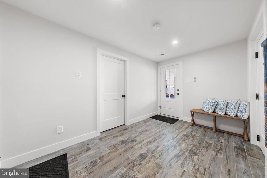 15 W HARDING AVENUE