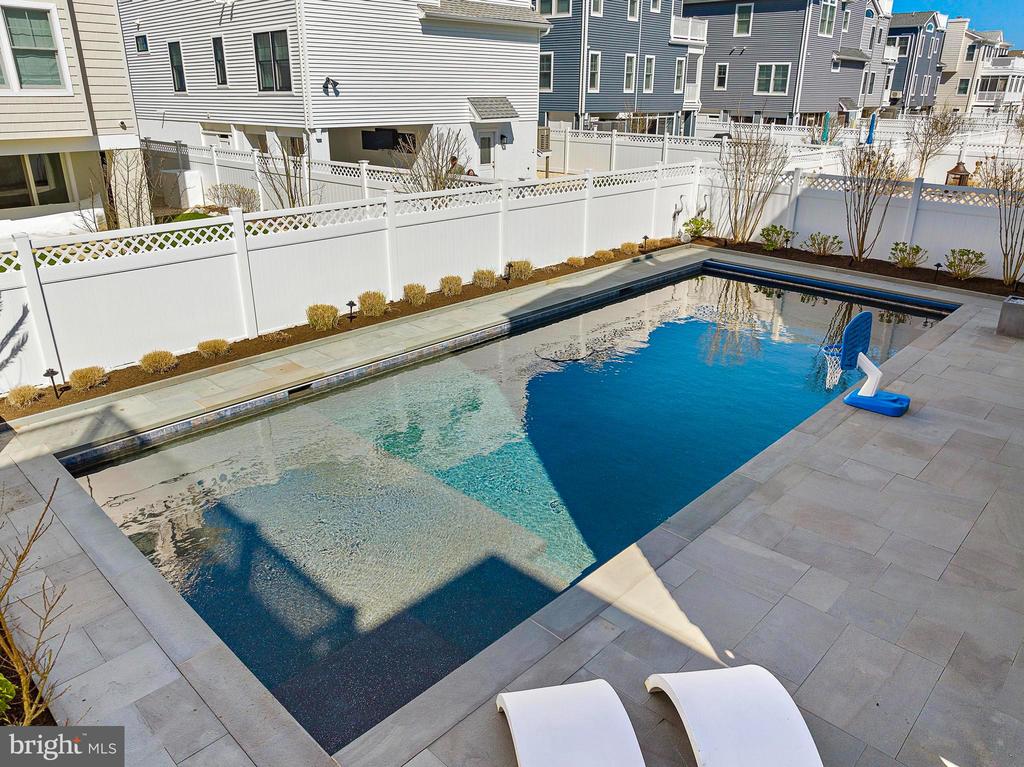 15 W HARDING AVENUE