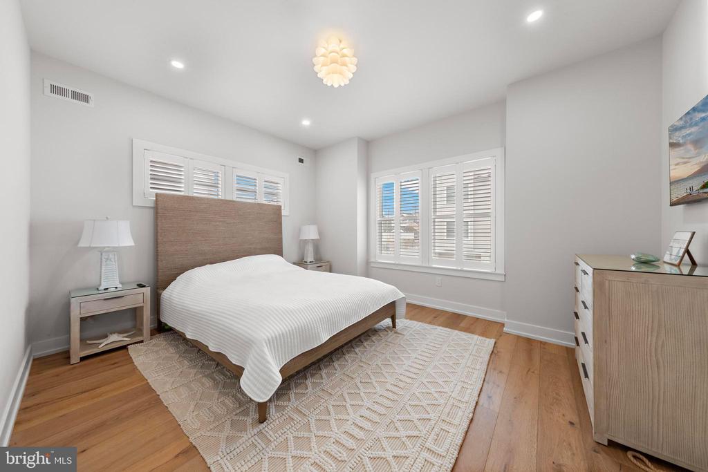 15 W HARDING AVENUE